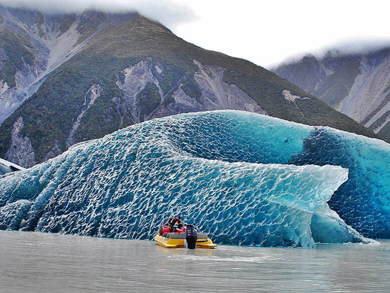 Tasman Glacier Lake NZ